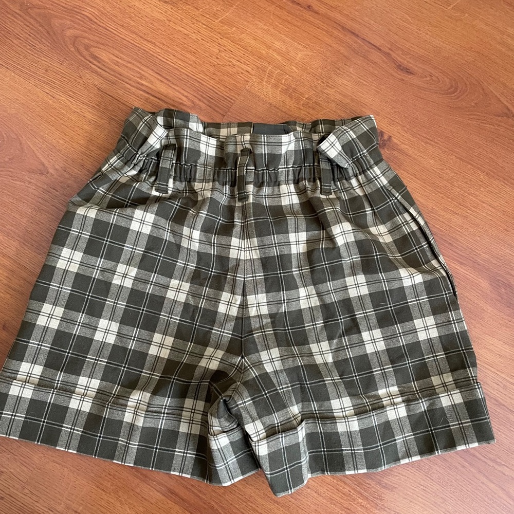 Aritzia Sunday Best Shorts
